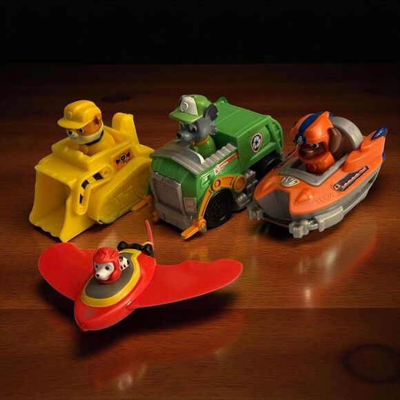 24 Piece Paw Patrol DieCast Vehicles & Action Figure Set Lot - Picture 4 of 9